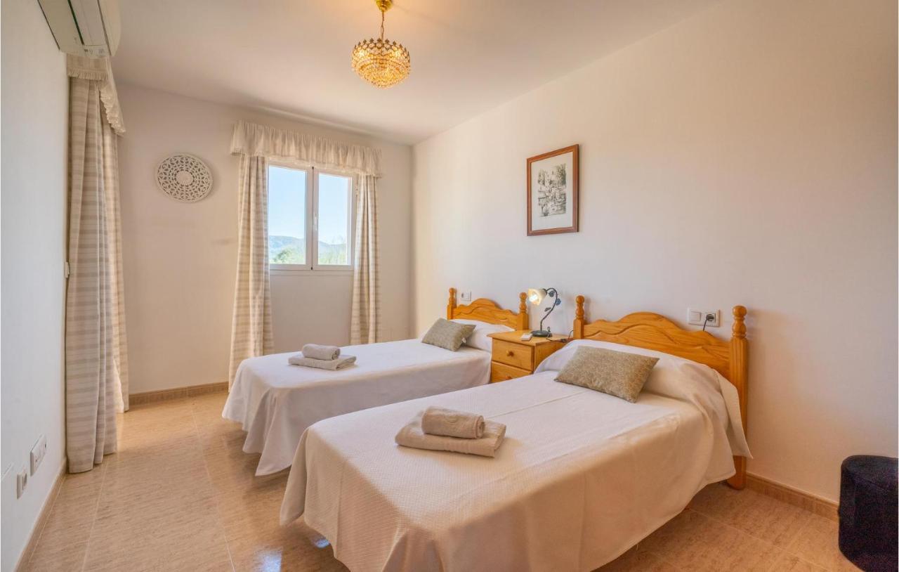 4 Bedroom Stunning In Port Dalcudia Feriehus
